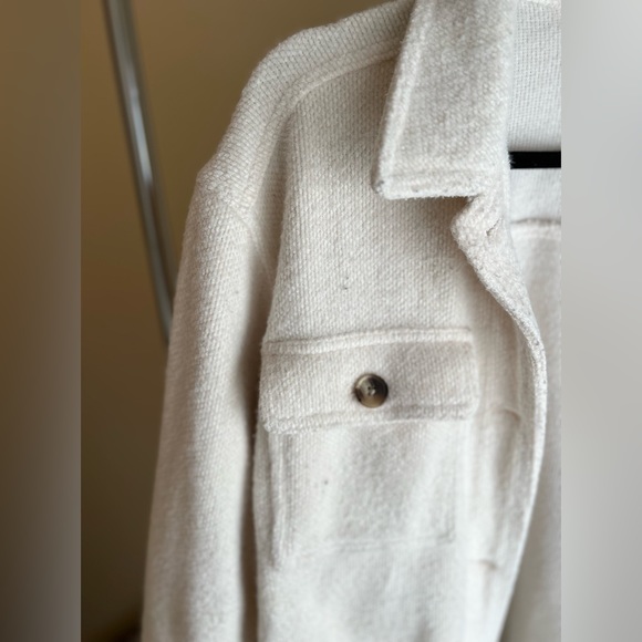 Shacket - Picture 6 of 6